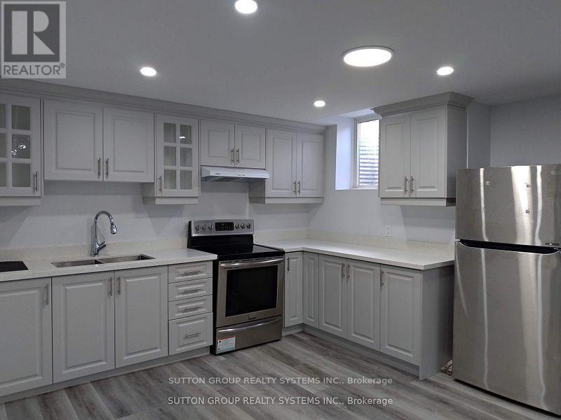 B 2 - 4297 Trailmaster Drive, Mississauga, ON - Indoor Photo Showing Kitchen With Double Sink