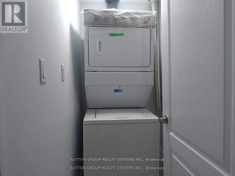 B 2 - 4297 Trailmaster Drive, Mississauga, ON - Indoor Photo Showing Laundry Room