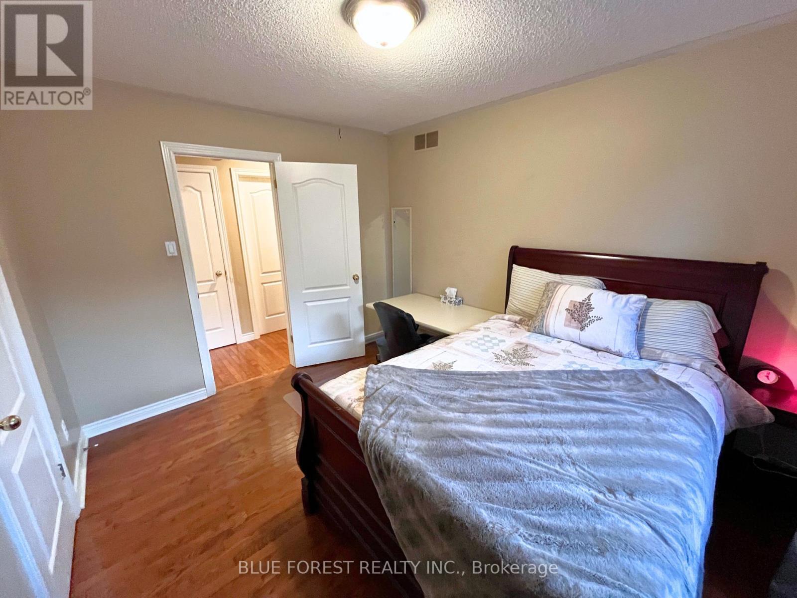 531 Ambleside Drive, London North (North A), ON - Indoor Photo Showing Bedroom