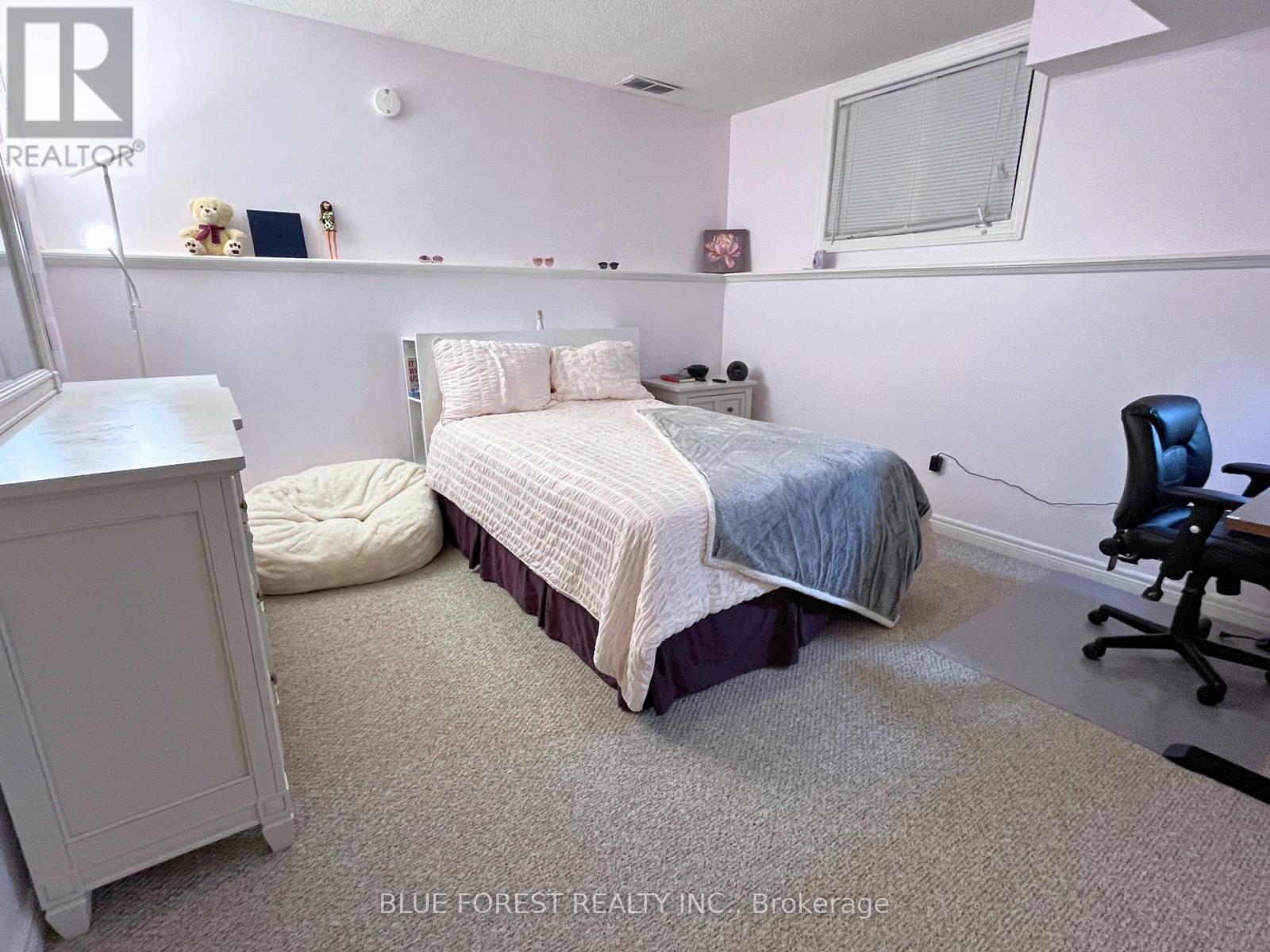 531 Ambleside Drive, London North (North A), ON - Indoor Photo Showing Bedroom
