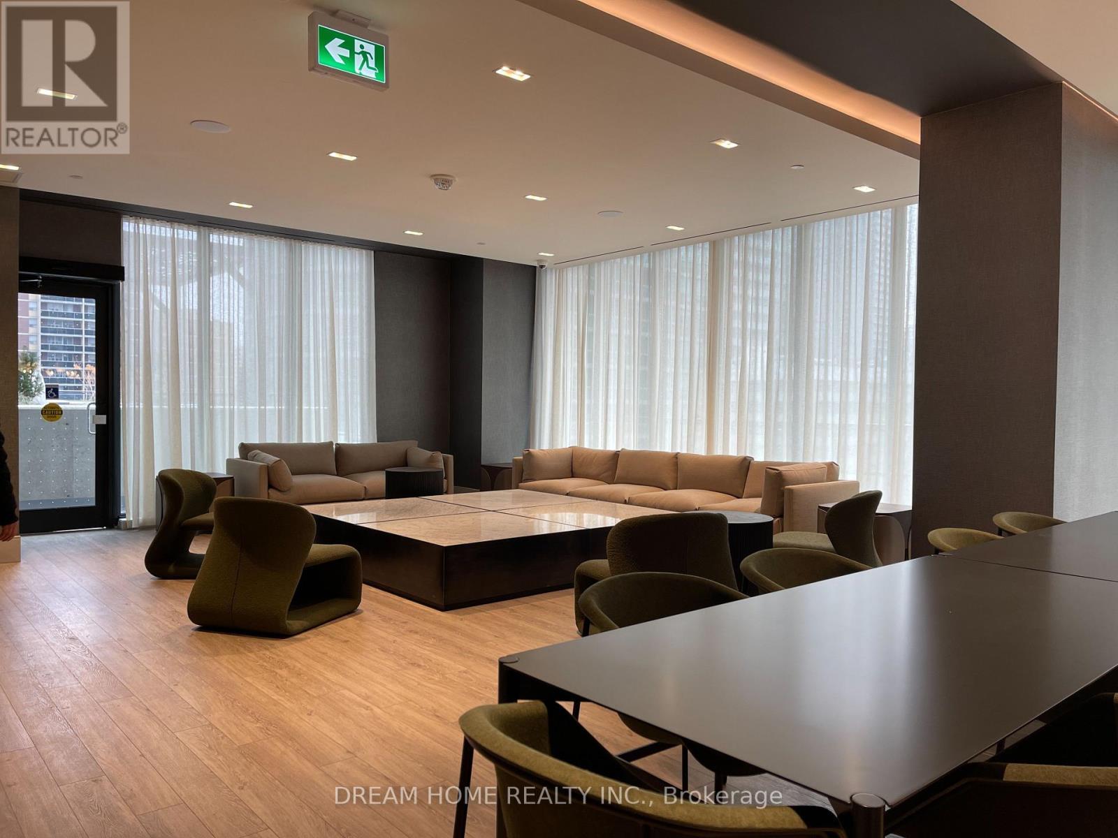 1502 - 65 Broadway Avenue, Toronto, ON - Indoor Photo Showing Dining Room