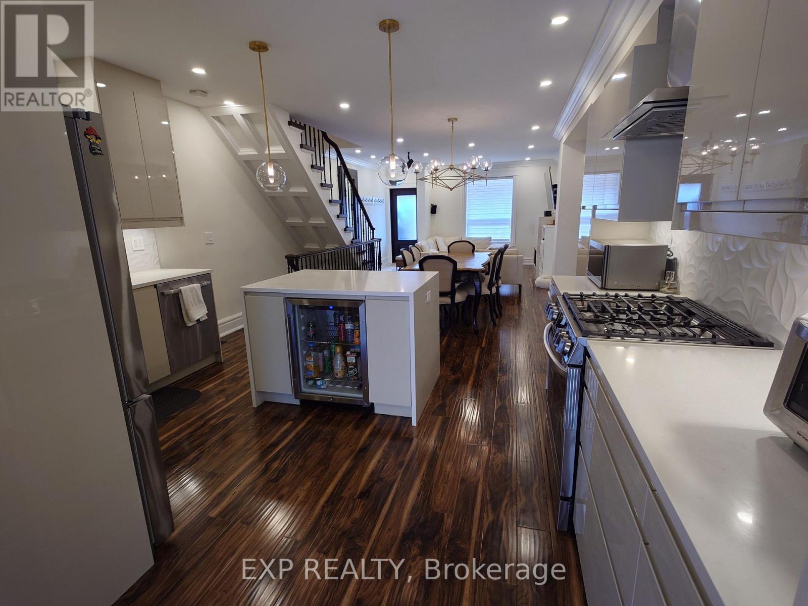 36 Talbot Street, Toronto, ON - Indoor Photo Showing Kitchen With Upgraded Kitchen