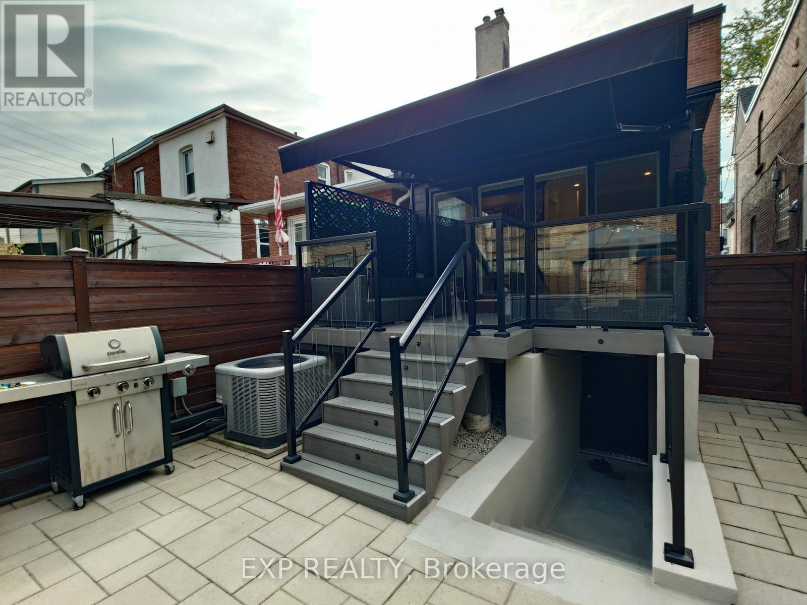 36 Talbot Street, Toronto, ON - Outdoor