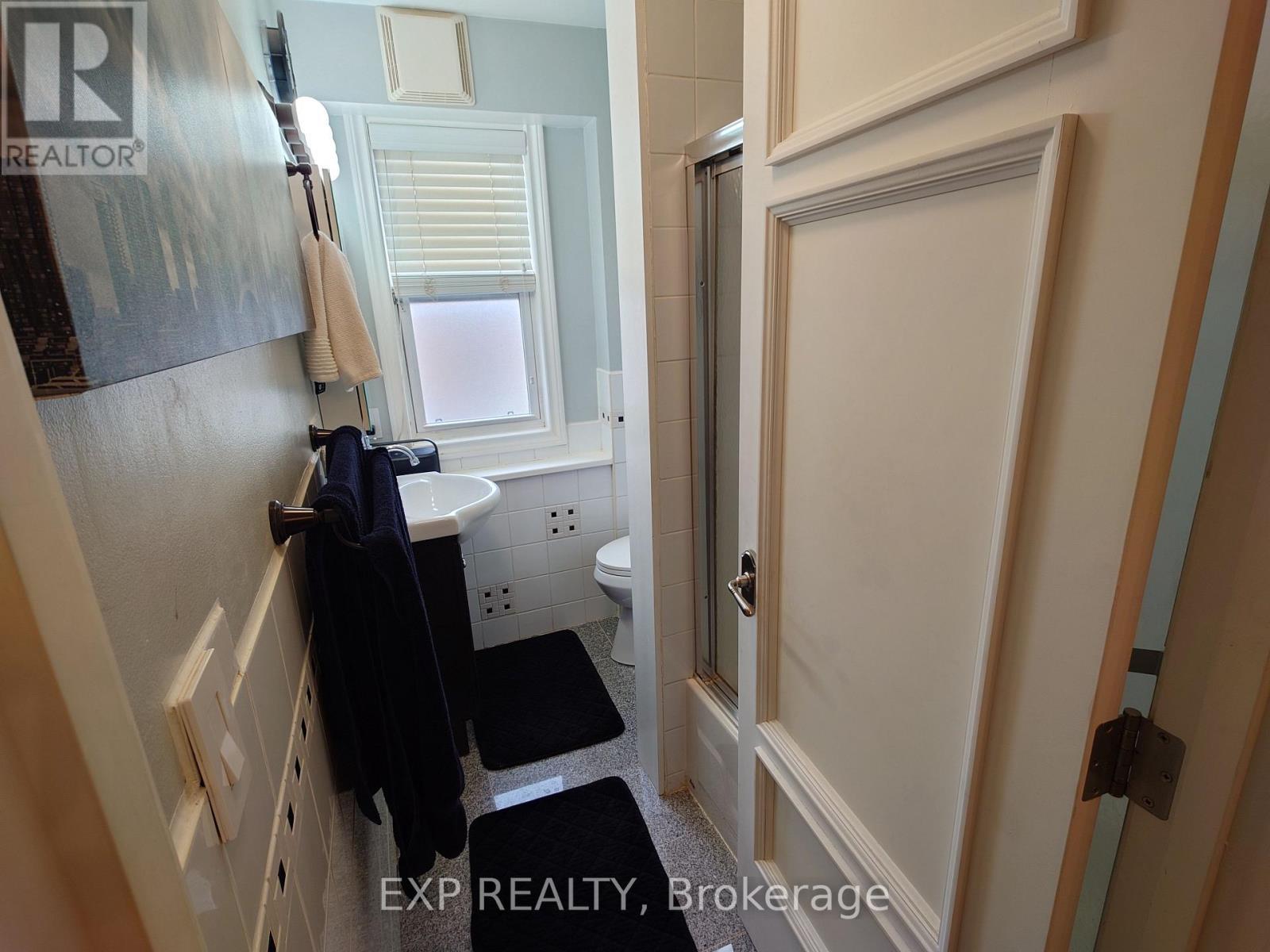 36 Talbot Street, Toronto, ON - Indoor Photo Showing Other Room