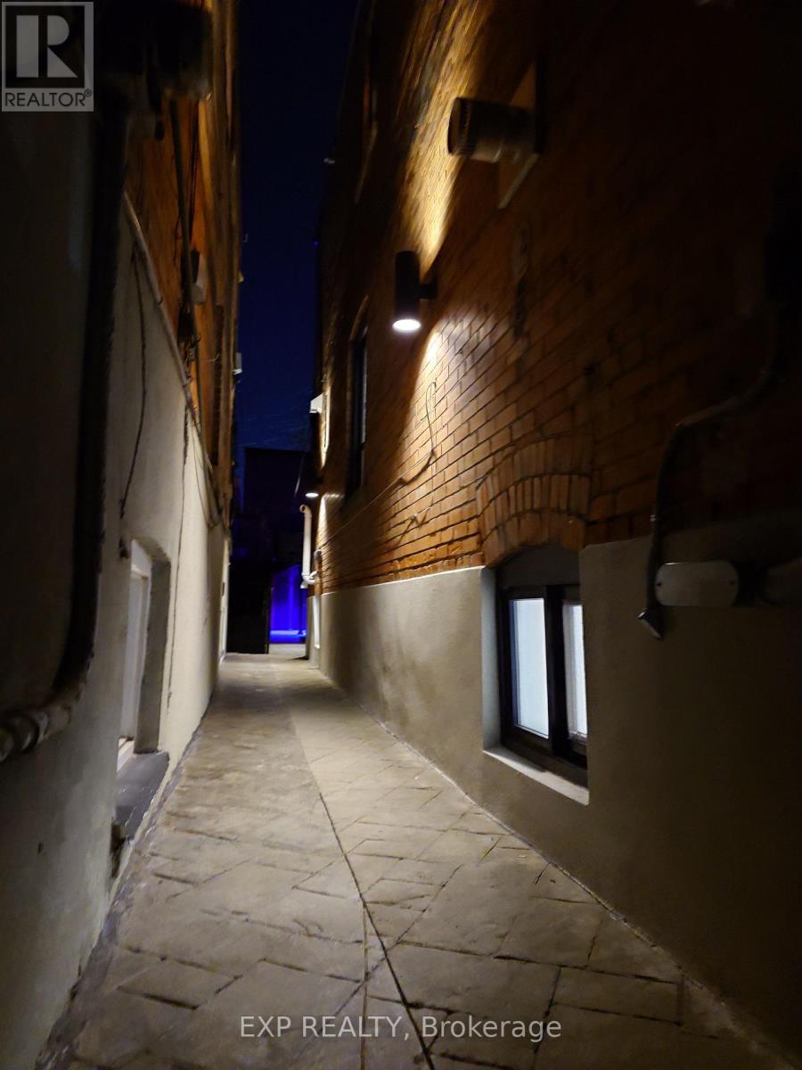 36 Talbot Street, Toronto, ON - Indoor