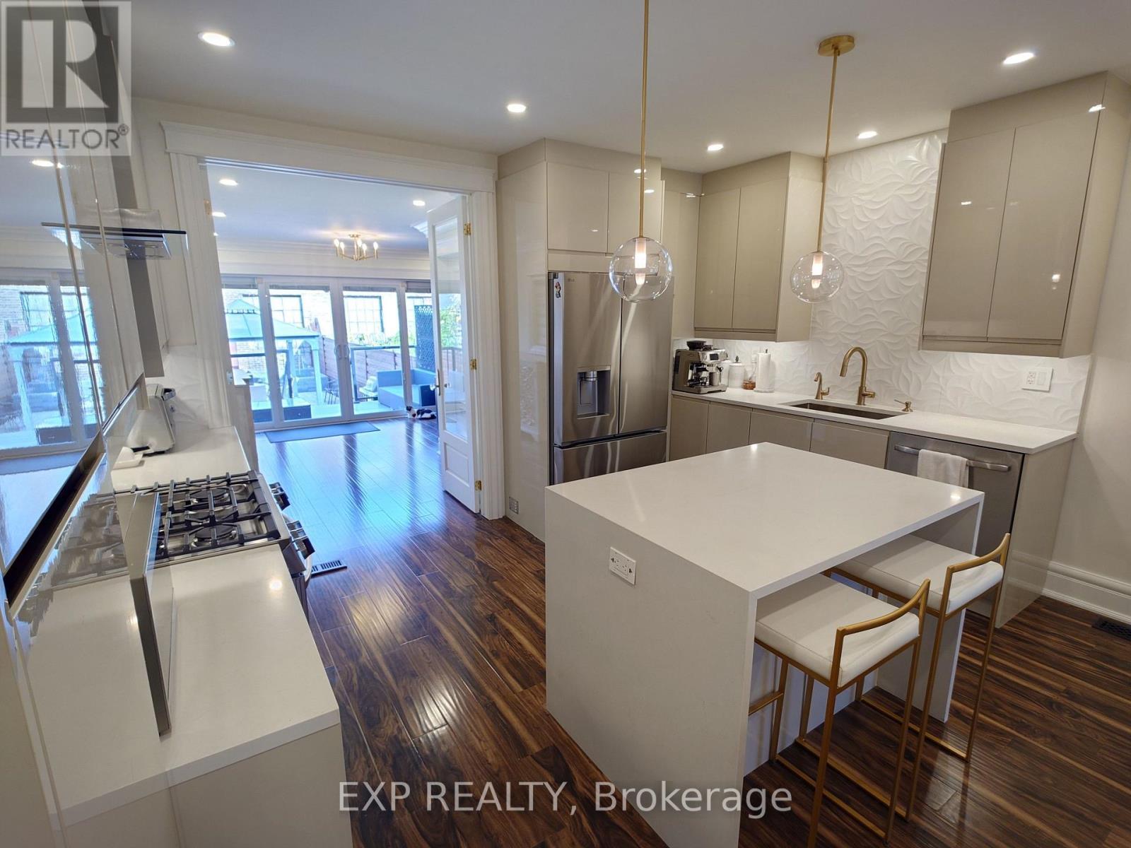 36 Talbot Street, Toronto, ON - Indoor Photo Showing Kitchen With Upgraded Kitchen