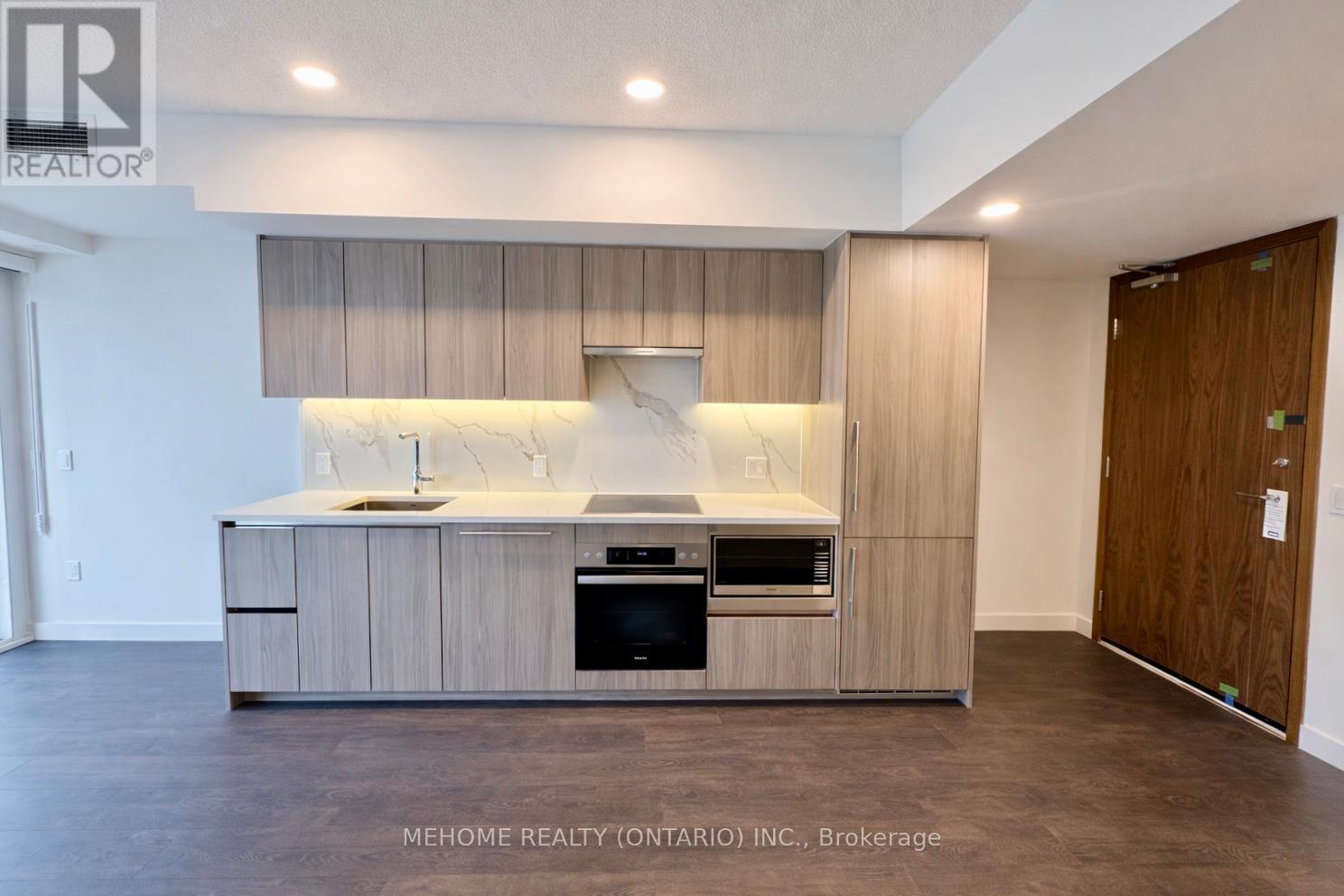 1712 - 3 Concord Cityplace Way, Toronto, ON - Indoor Photo Showing Kitchen