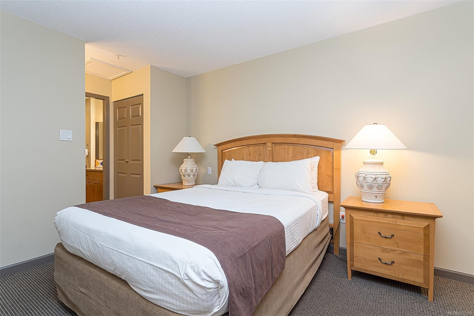 734-1600 Stroulger Rd, Nanoose Bay, BC - Indoor Photo Showing Bedroom