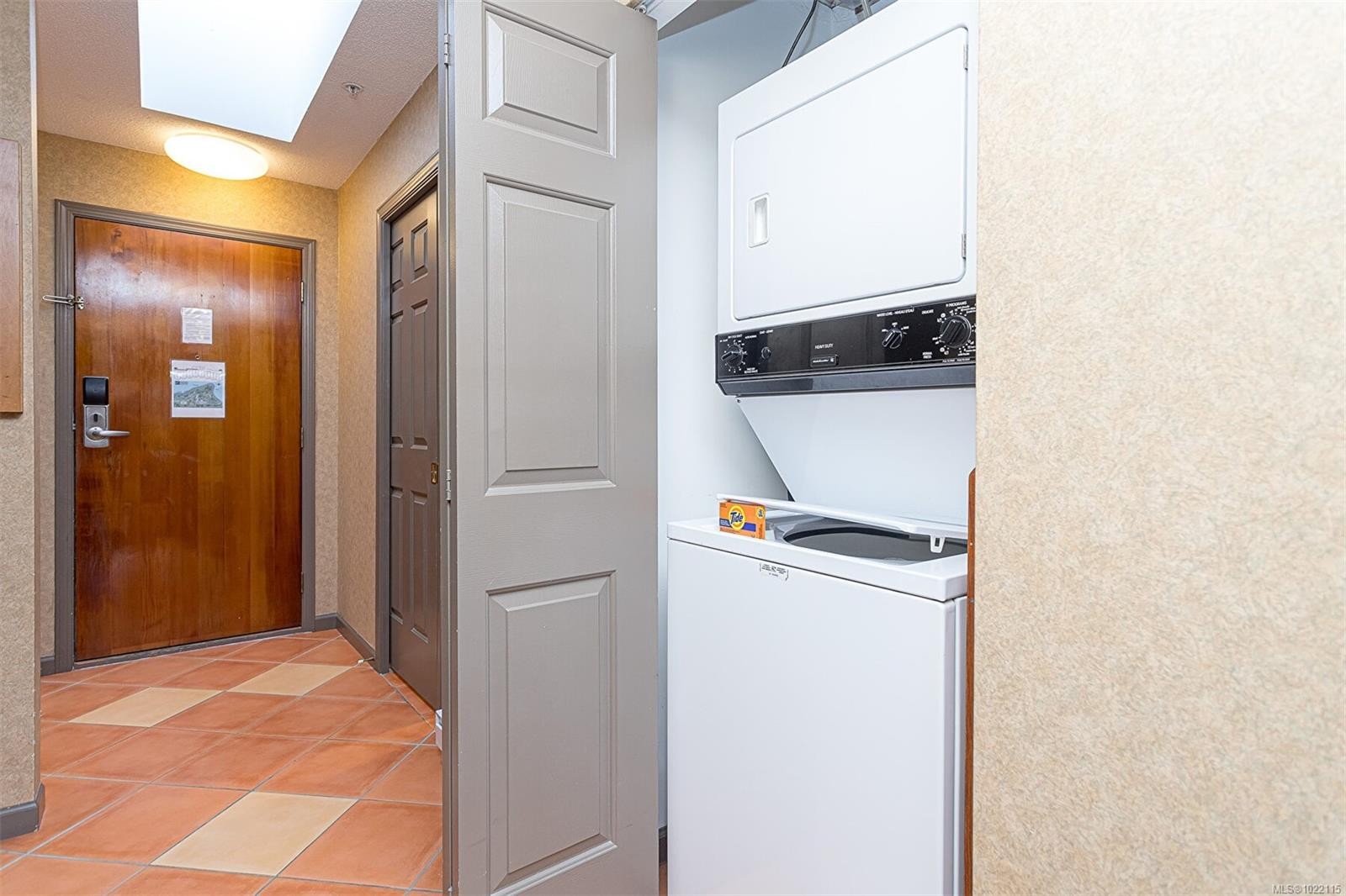 734-1600 Stroulger Rd, Nanoose Bay, BC - Indoor Photo Showing Laundry Room