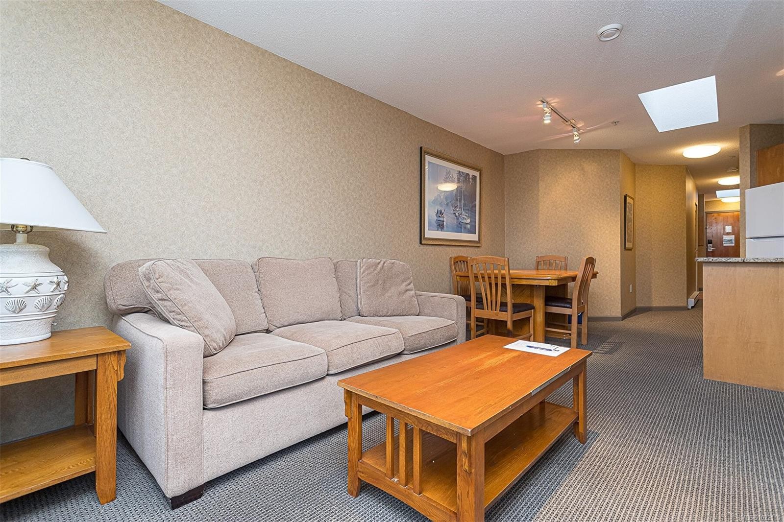 734-1600 Stroulger Rd, Nanoose Bay, BC - Indoor Photo Showing Living Room