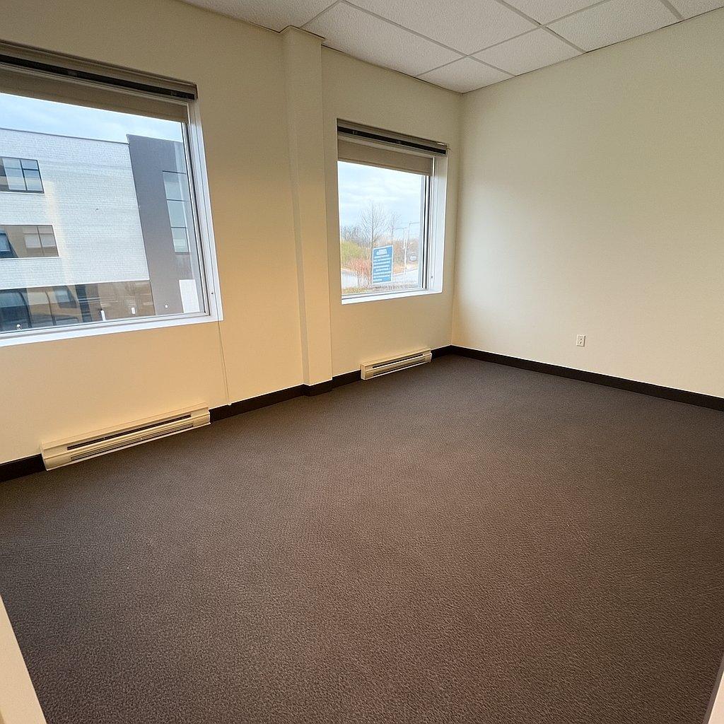 Office - 204-30 Boul. Taschereau, La Prairie, QC - Indoor Photo Showing Other Room
