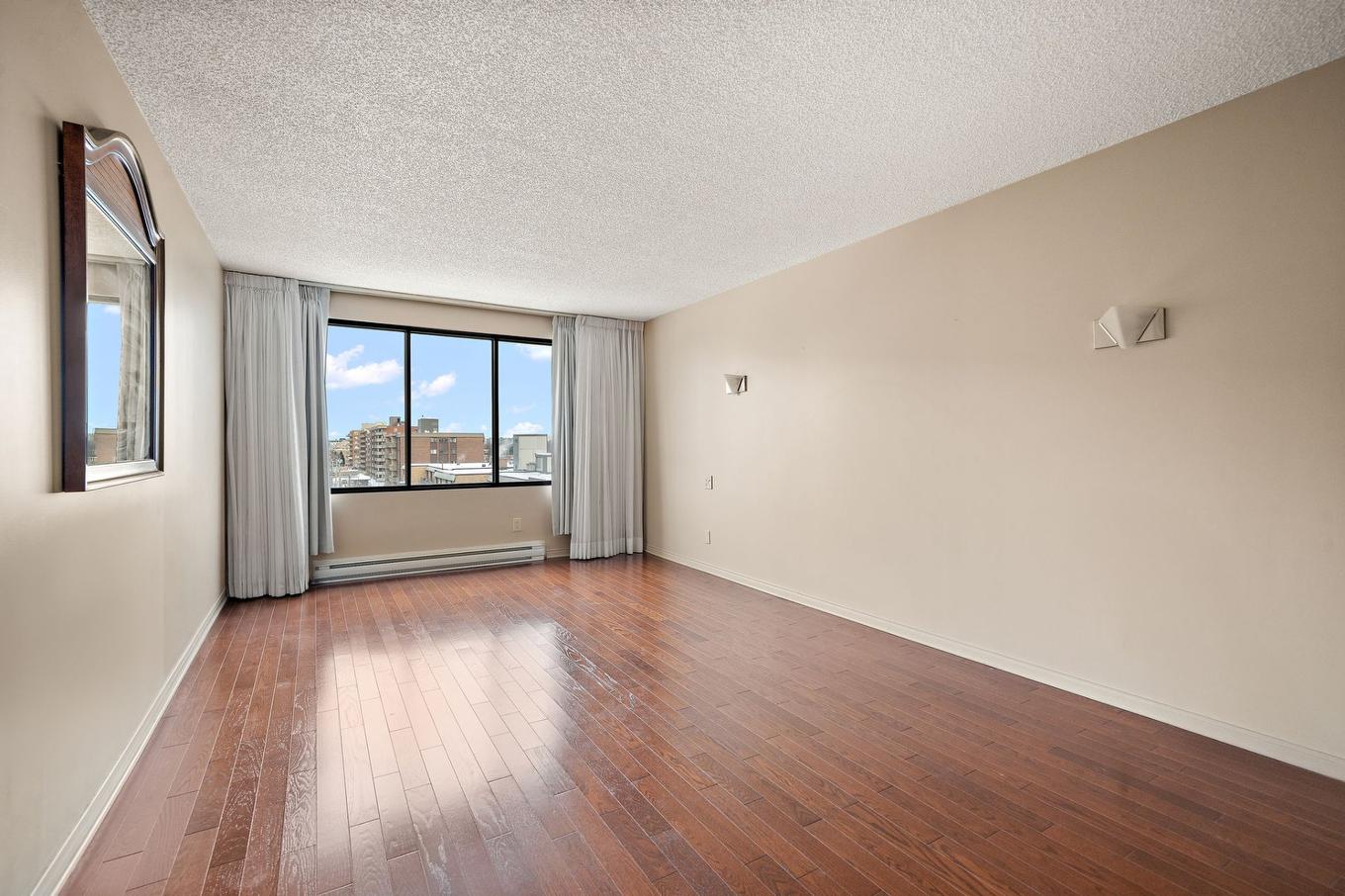 Primary bedroom - 606-1500 Rue Todd, Montréal (Saint-Laurent), QC - Indoor Photo Showing Other Room