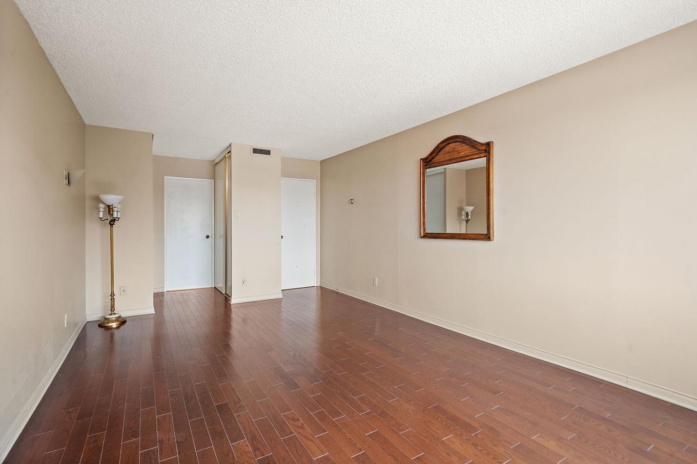 Primary bedroom - 606-1500 Rue Todd, Montréal (Saint-Laurent), QC - Indoor Photo Showing Other Room