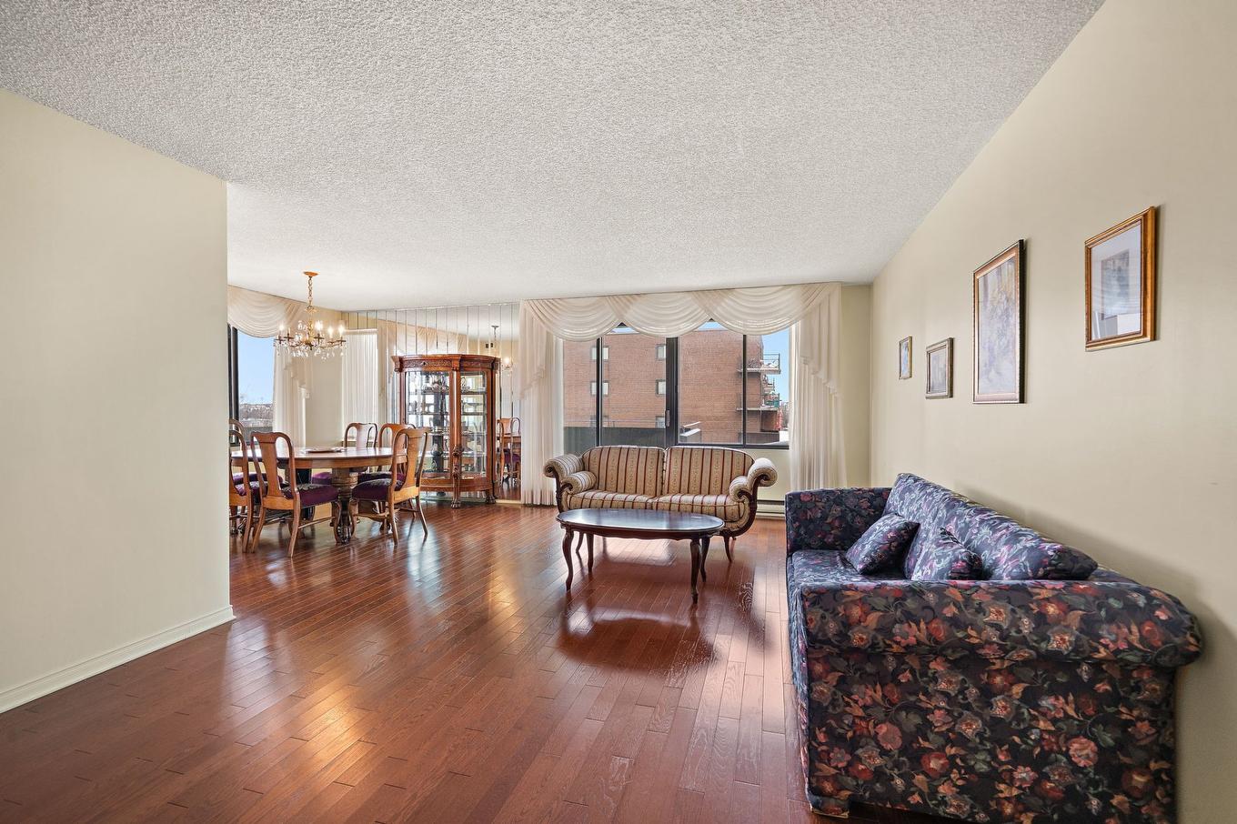 Overall view - 606-1500 Rue Todd, Montréal (Saint-Laurent), QC - Indoor Photo Showing Living Room