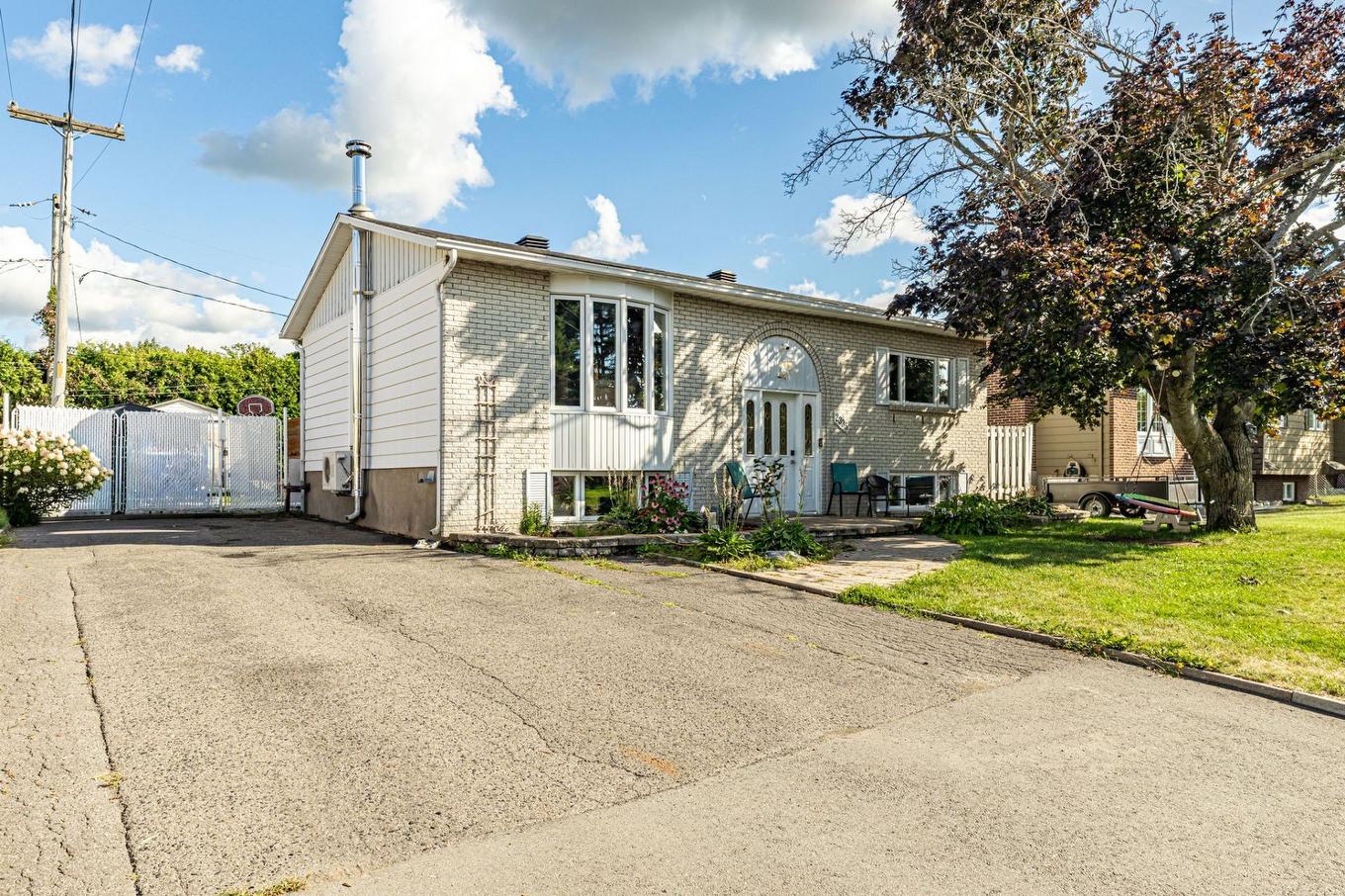 Frontage - 2335 Rue Blain, Varennes, QC - Outdoor