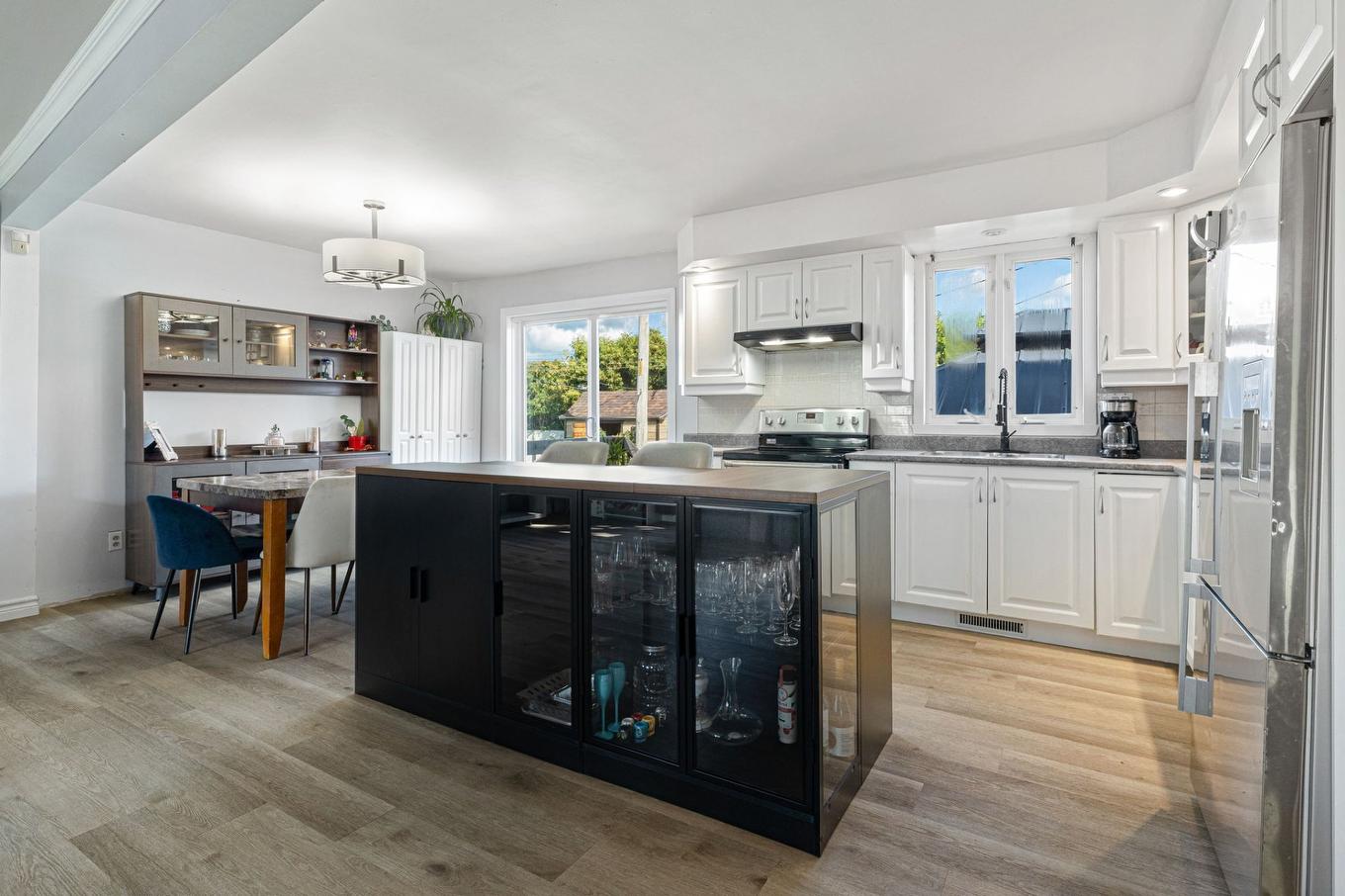 Kitchen - 2335 Rue Blain, Varennes, QC - Indoor Photo Showing Kitchen