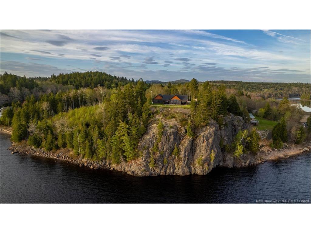 15 Bluff Rd, Utopia, NB