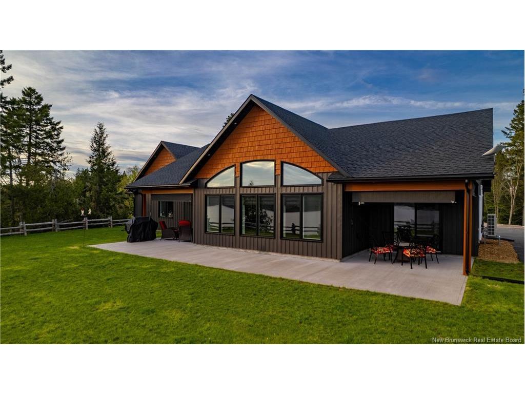 15 Bluff Rd, Utopia, NB