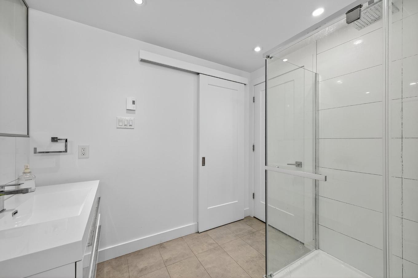 Bathroom - 102-771 Av. Marin, Montréal (Le Sud-Ouest), QC - Indoor