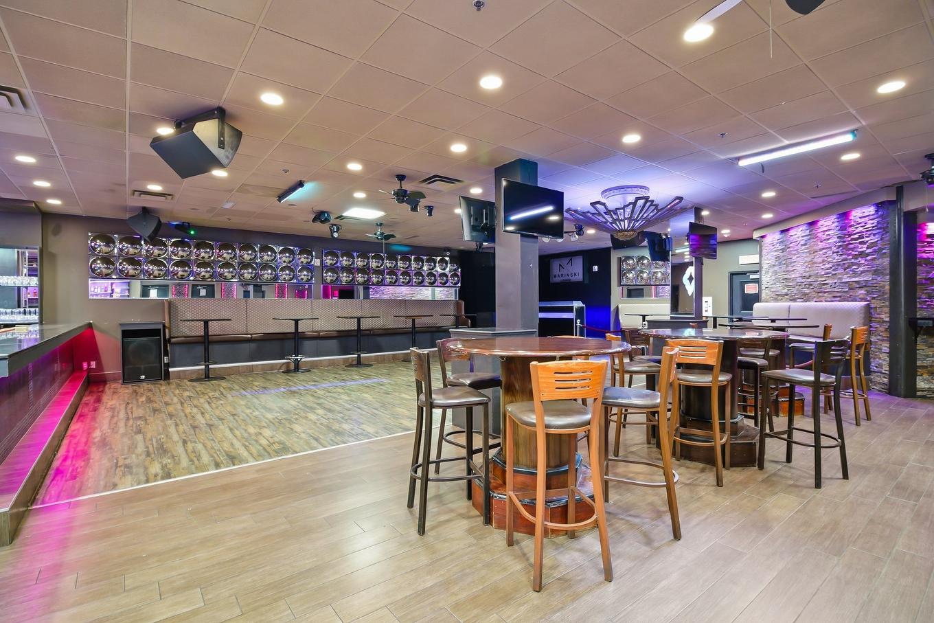 Bar - 815 Rue Jacques-Cartier, Gatineau (Gatineau), QC - Indoor