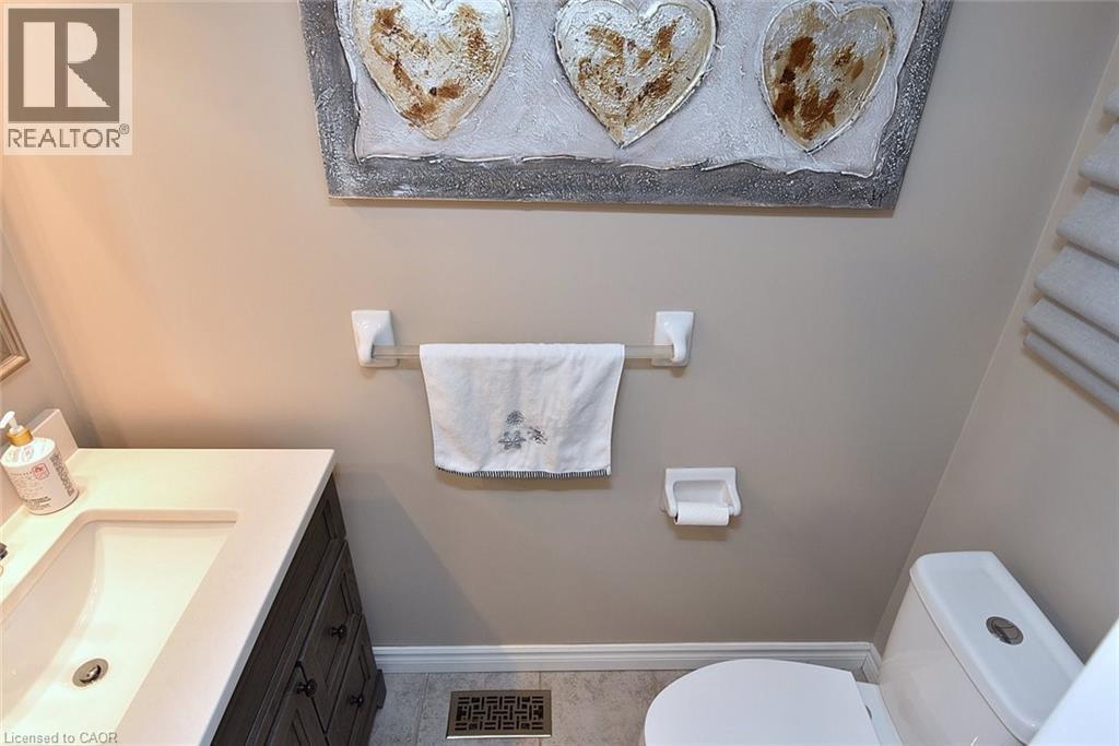 Bathroom with toilet and vanity - 1245 Stephenson Drive Unit# 20, Burlington, ON