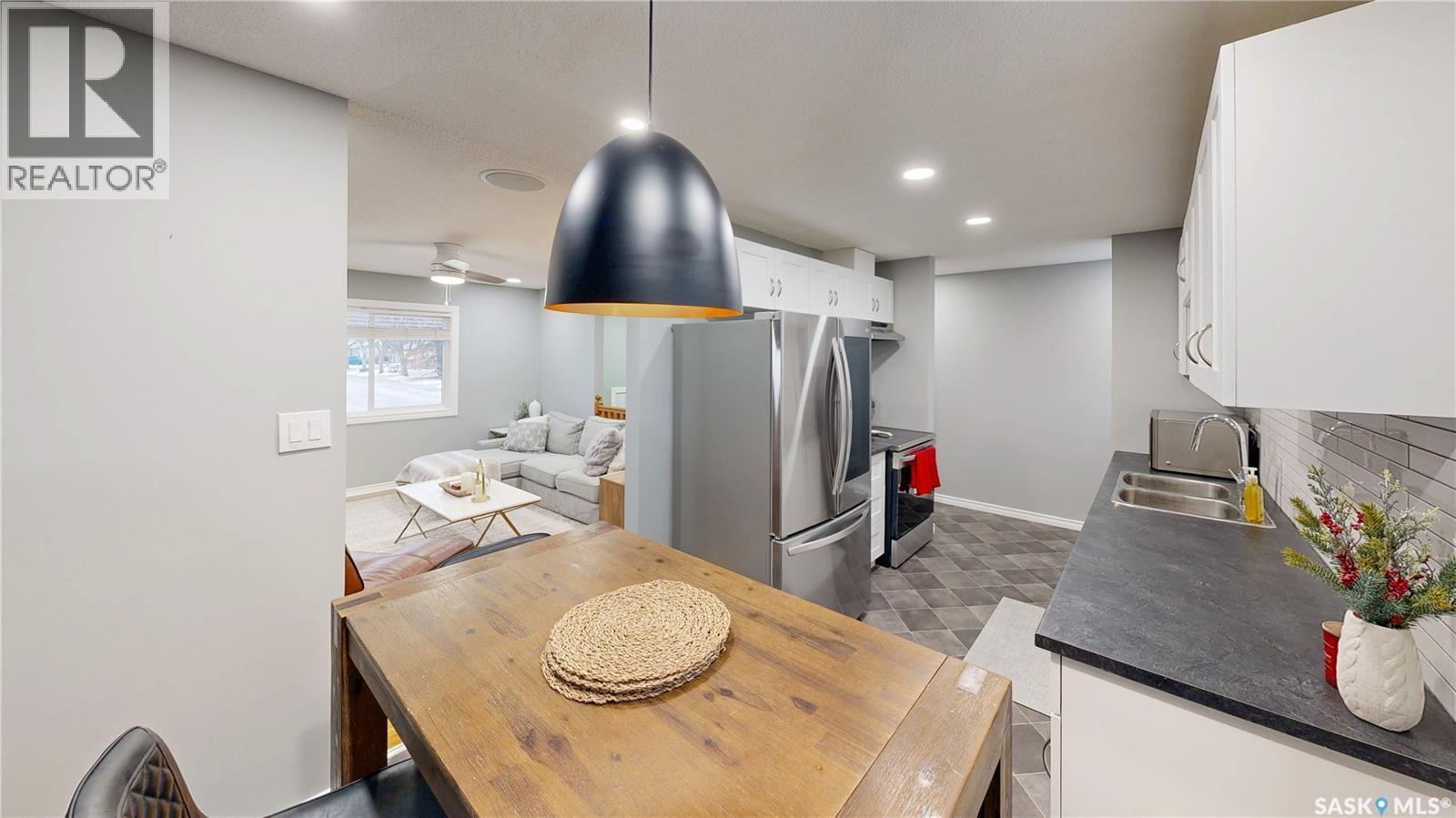 1714 7Th Avenue E, Regina, SK - Indoor