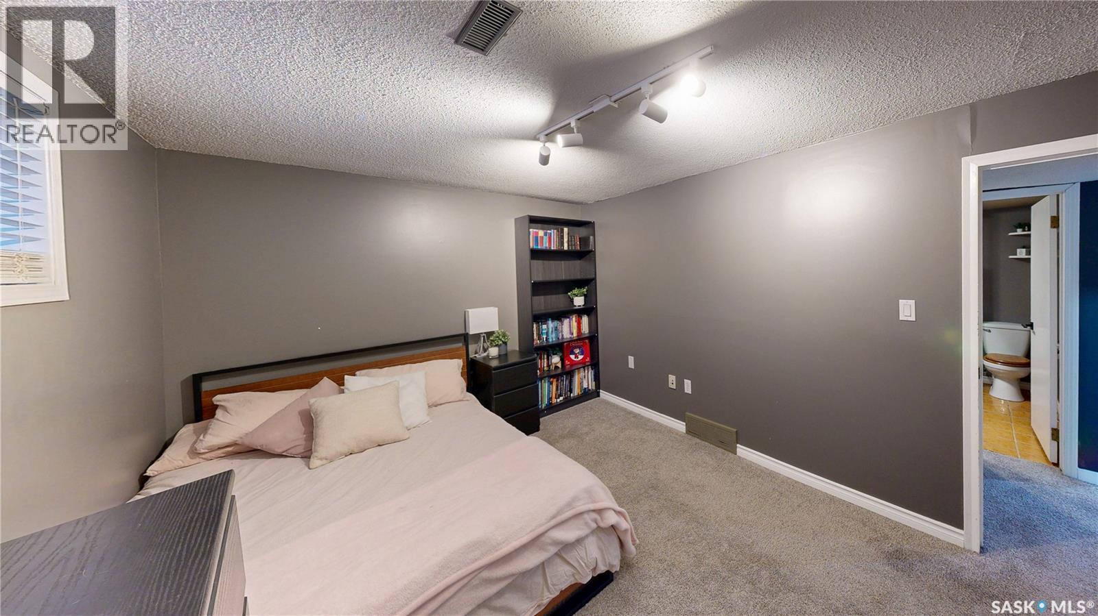 1714 7Th Avenue E, Regina, SK - Indoor Photo Showing Bedroom