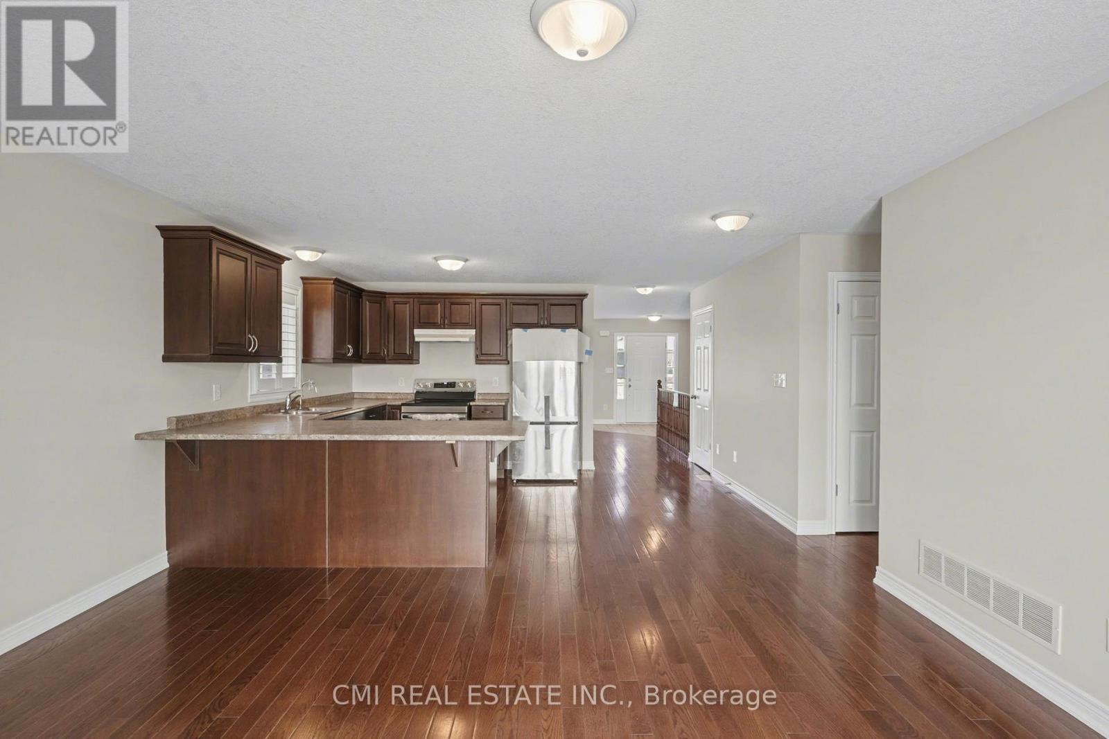 45 Helen Drive, Haldimand, ON - Indoor Photo Showing Kitchen