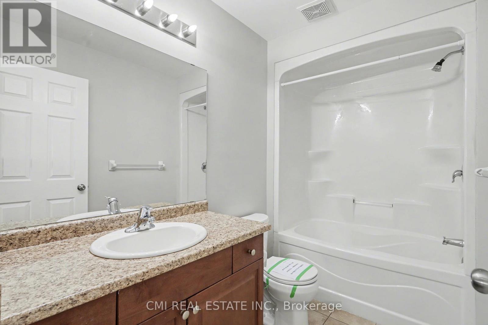 45 Helen Drive, Haldimand, ON - Indoor Photo Showing Bathroom