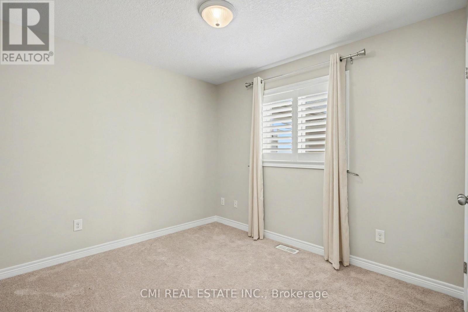 45 Helen Drive, Haldimand, ON - Indoor Photo Showing Other Room