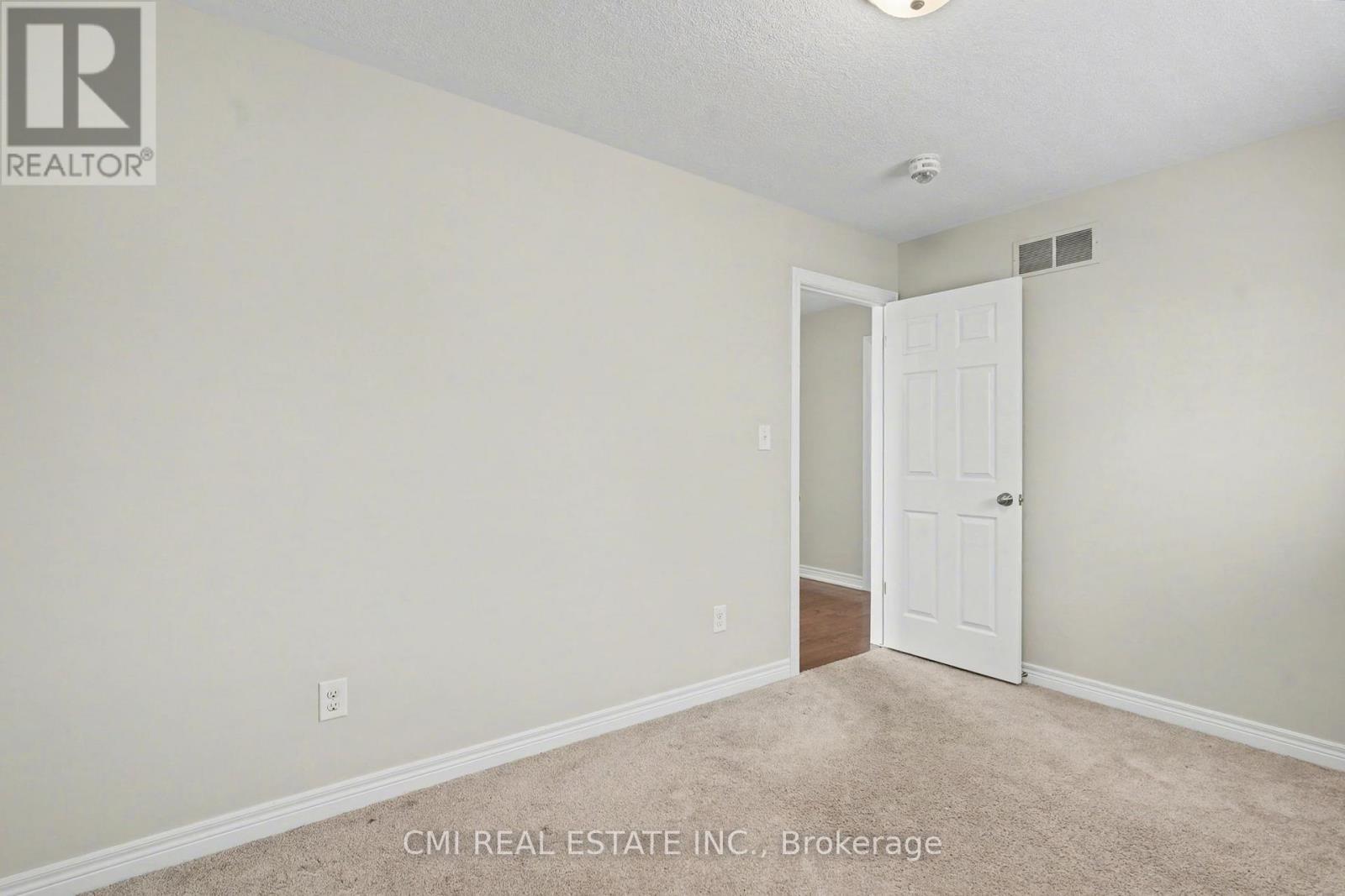 45 Helen Drive, Haldimand, ON - Indoor Photo Showing Other Room