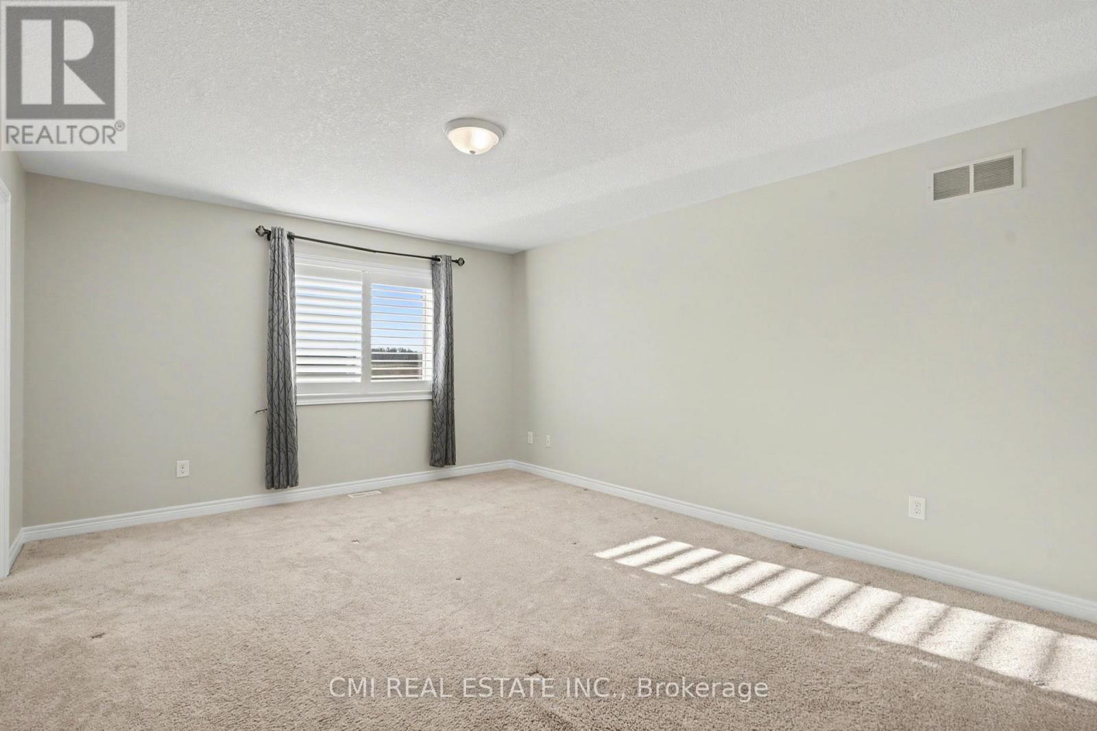 45 Helen Drive, Haldimand, ON - Indoor Photo Showing Other Room