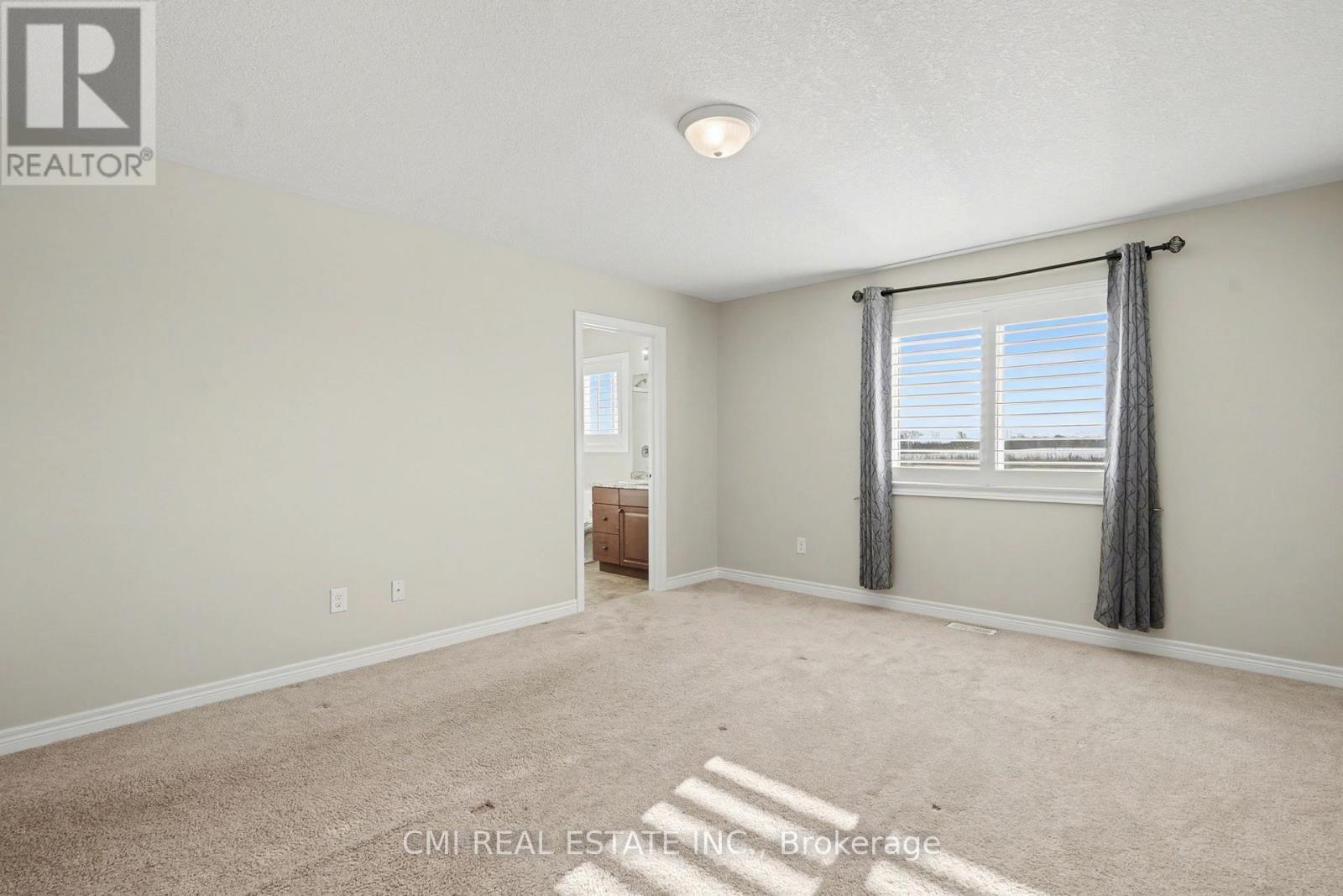 45 Helen Drive, Haldimand, ON - Indoor Photo Showing Other Room