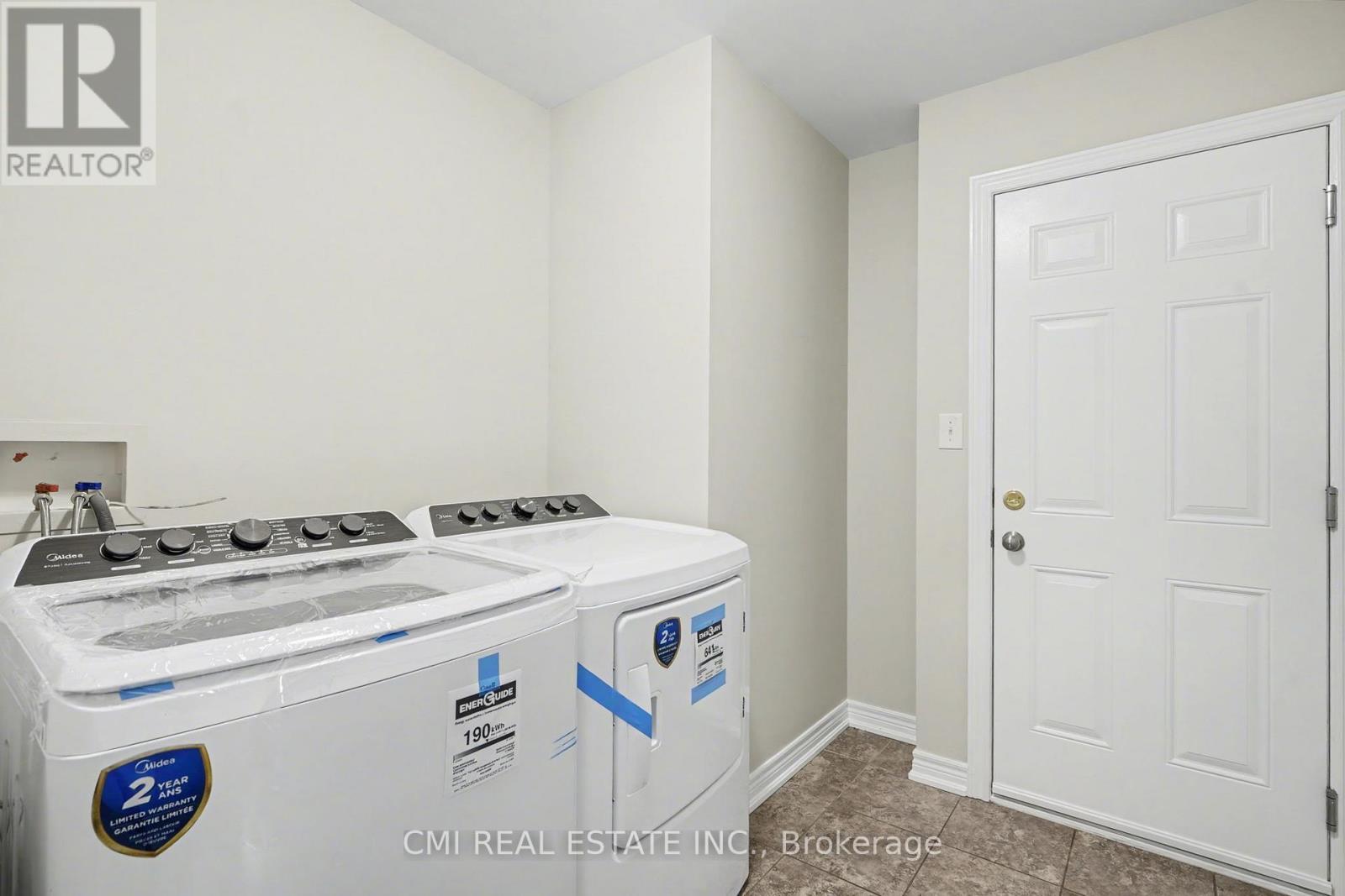 45 Helen Drive, Haldimand, ON - Indoor Photo Showing Laundry Room