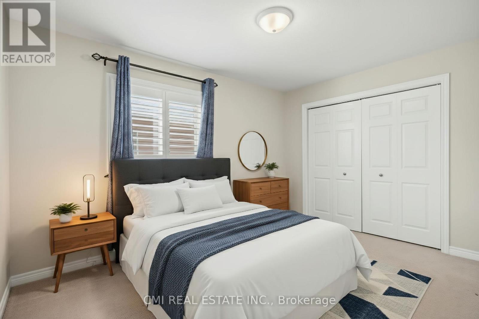 45 Helen Drive, Haldimand, ON - Indoor Photo Showing Bedroom