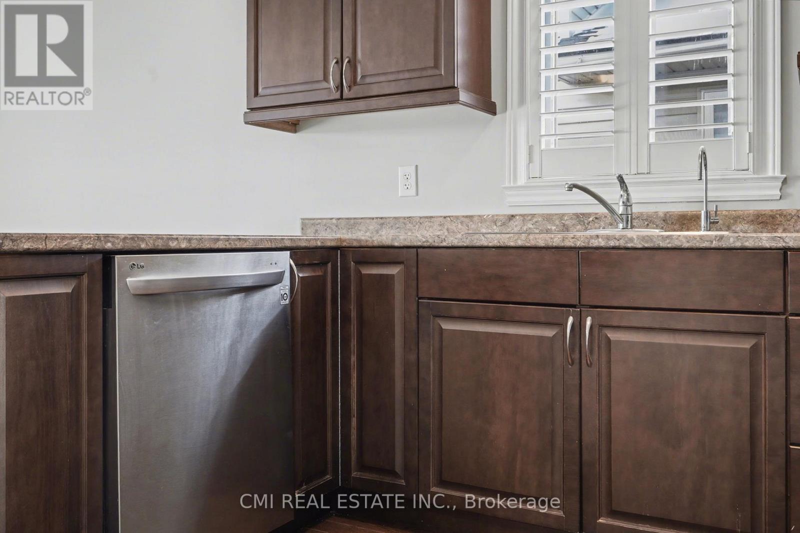 45 Helen Drive, Haldimand, ON - Indoor Photo Showing Kitchen