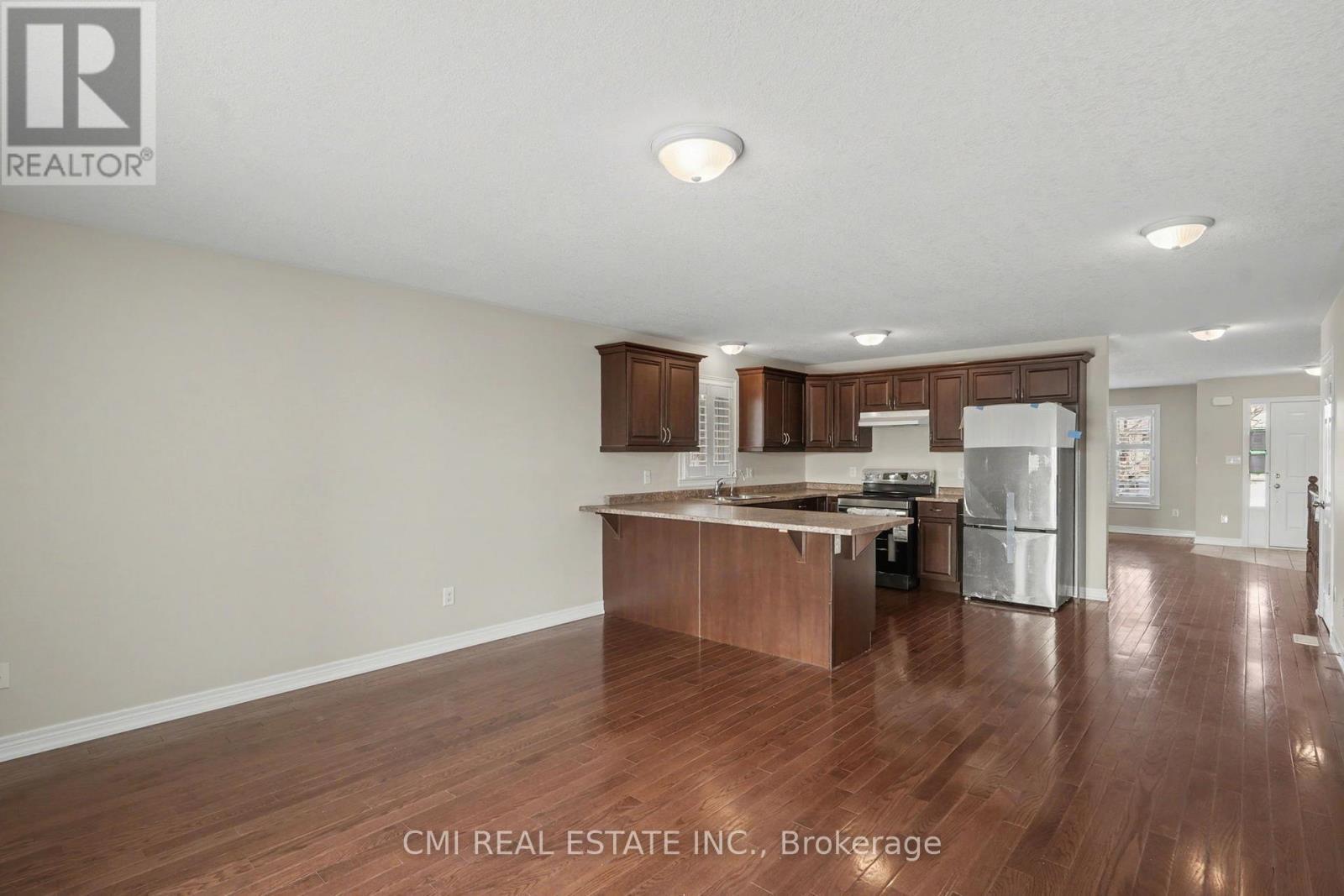 45 Helen Drive, Haldimand, ON - Indoor Photo Showing Kitchen