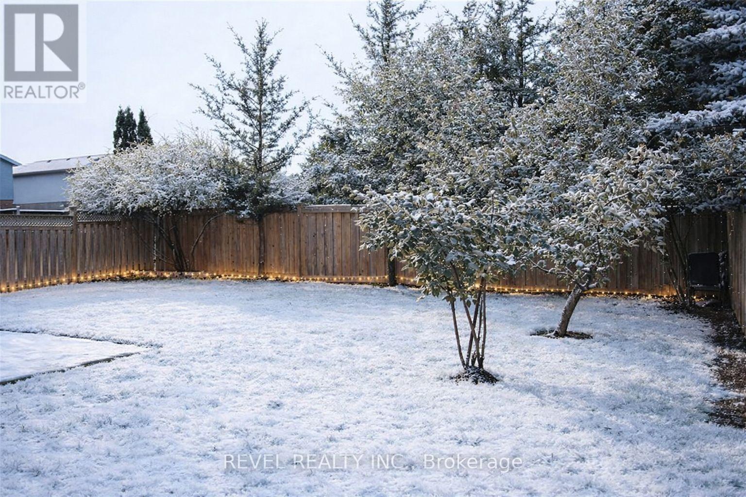 Shared Backyard - 412 Olde Village Lane, Shelburne, ON - Outdoor