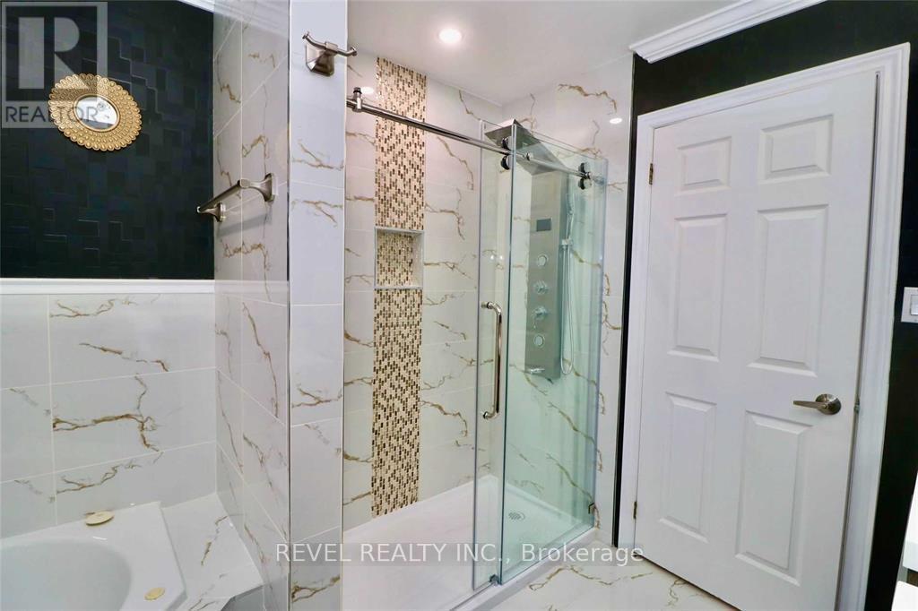 Primary Ensuite W/I Shower - 412 Olde Village Lane, Shelburne, ON - Indoor Photo Showing Bathroom