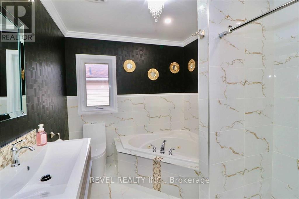 412 Olde Village Lane, Shelburne, ON - Indoor Photo Showing Bathroom