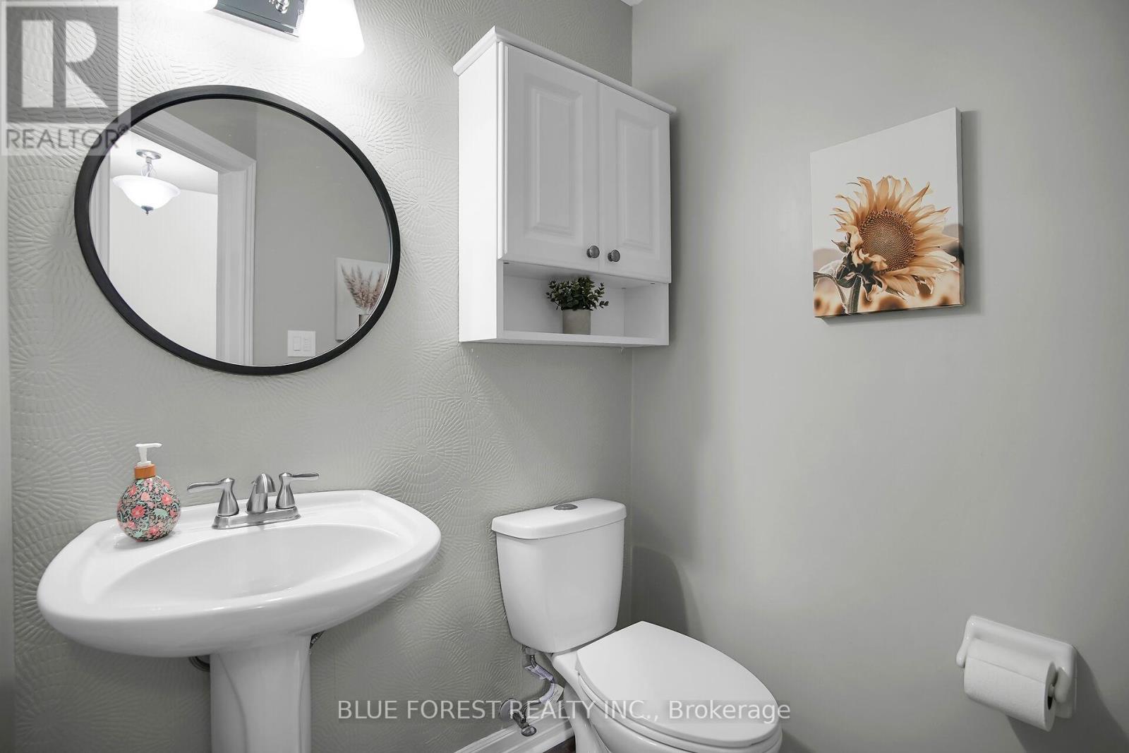 2949 Meadowgate Boulevard, London South (South U), ON - Indoor Photo Showing Bathroom