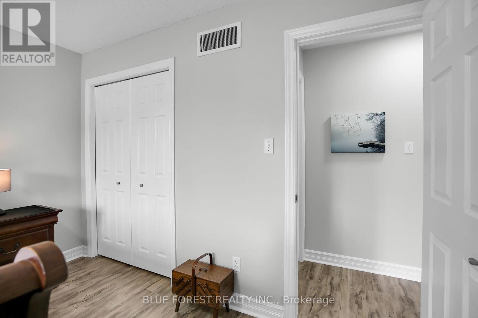 2949 Meadowgate Boulevard, London South (South U), ON - Indoor