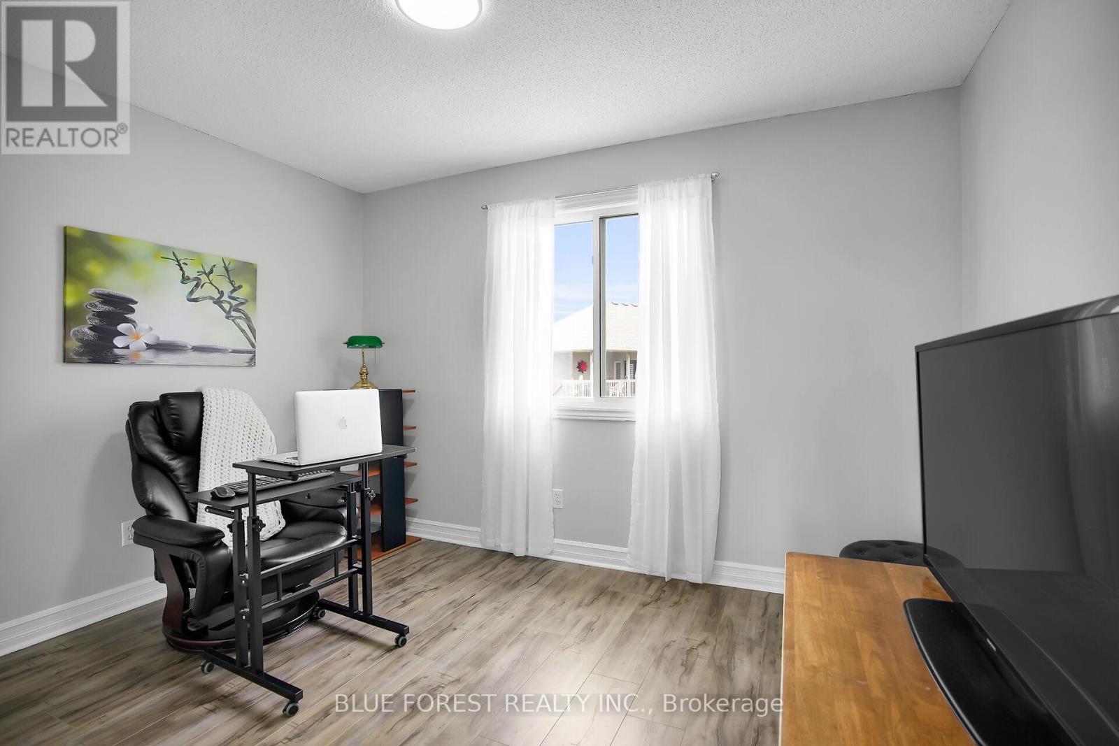 2949 Meadowgate Boulevard, London South (South U), ON - Indoor Photo Showing Office