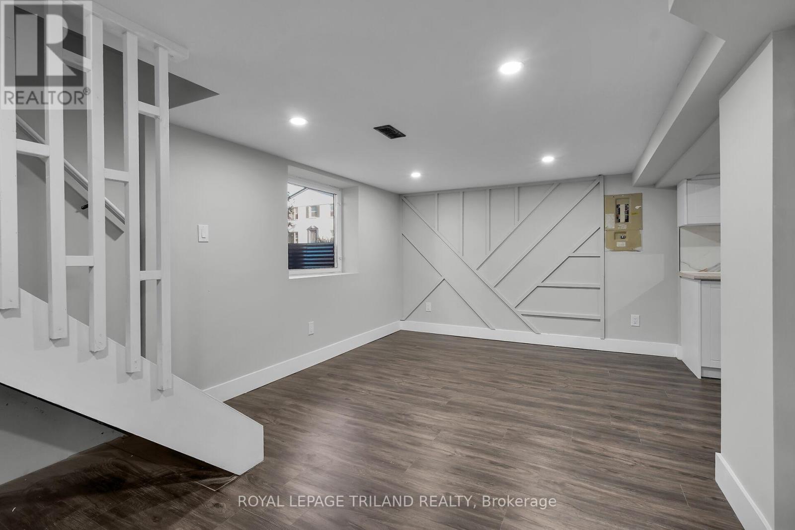 3 - 22 Mitchell Street, St. Thomas, ON - Indoor