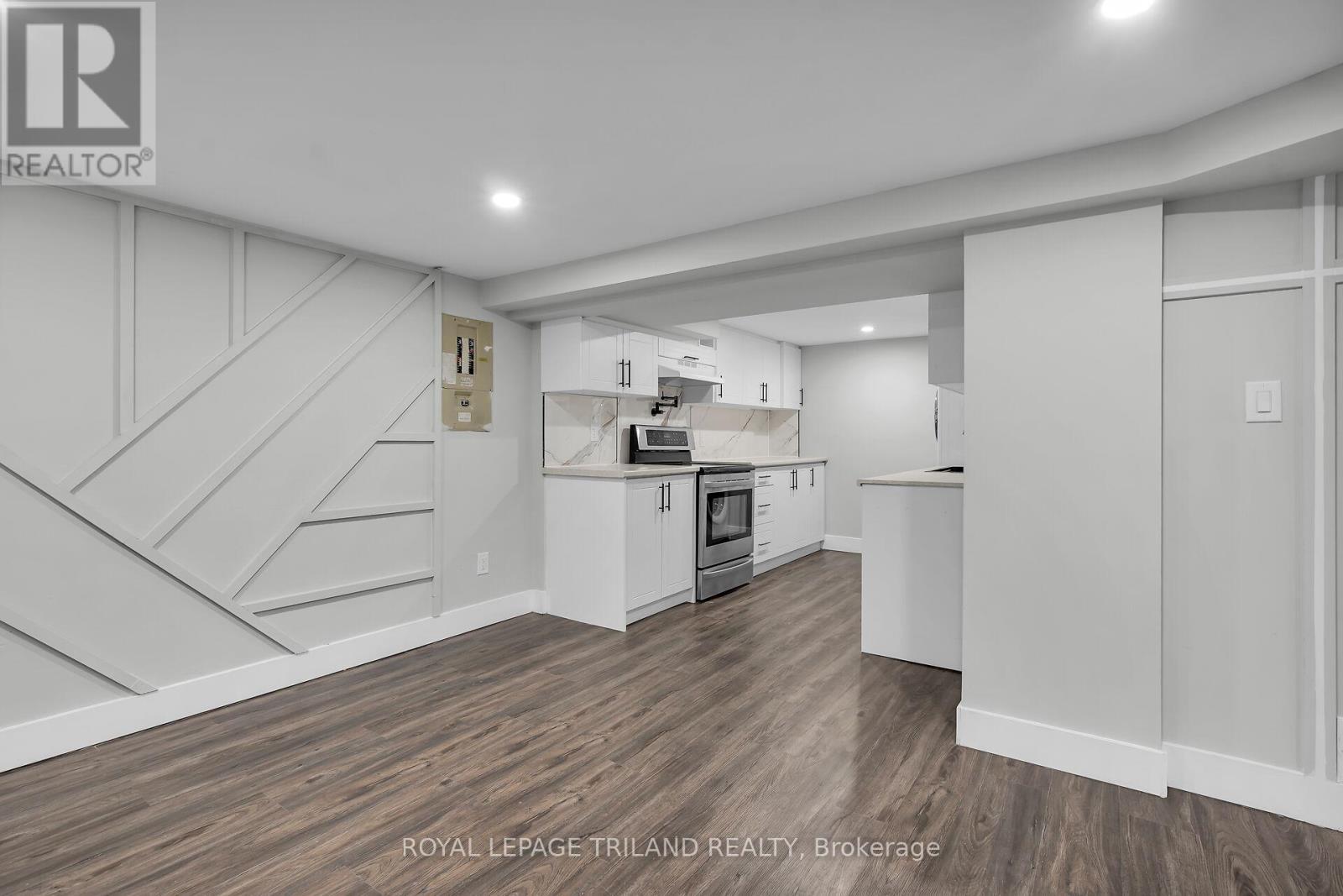 3 - 22 Mitchell Street, St. Thomas, ON - Indoor