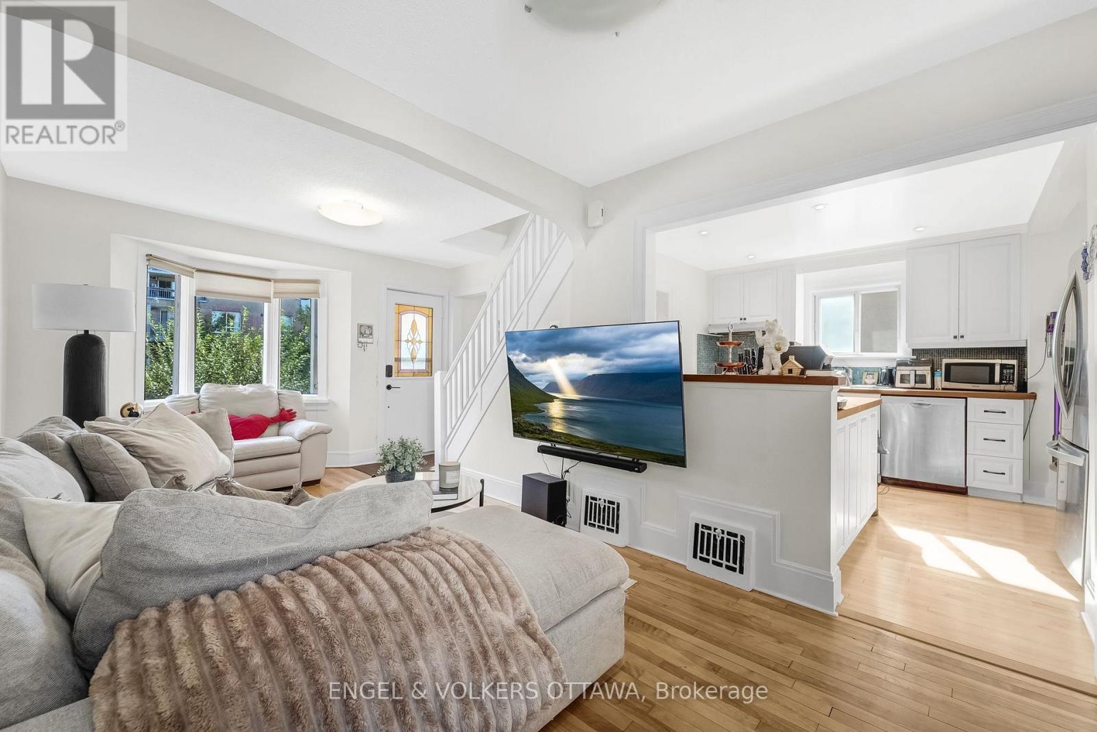 46 Holland Avenue, Ottawa, ON - Indoor