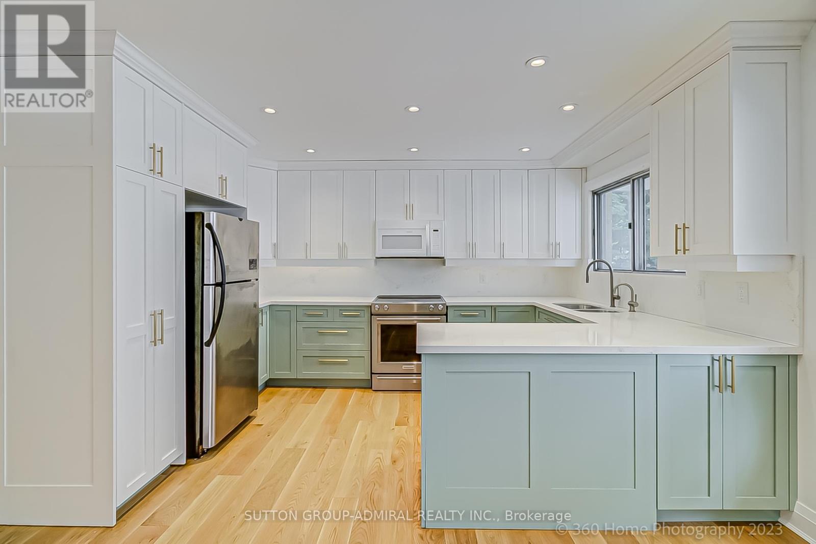 47 Waterloo Avenue, Toronto, ON - Indoor Photo Showing Kitchen