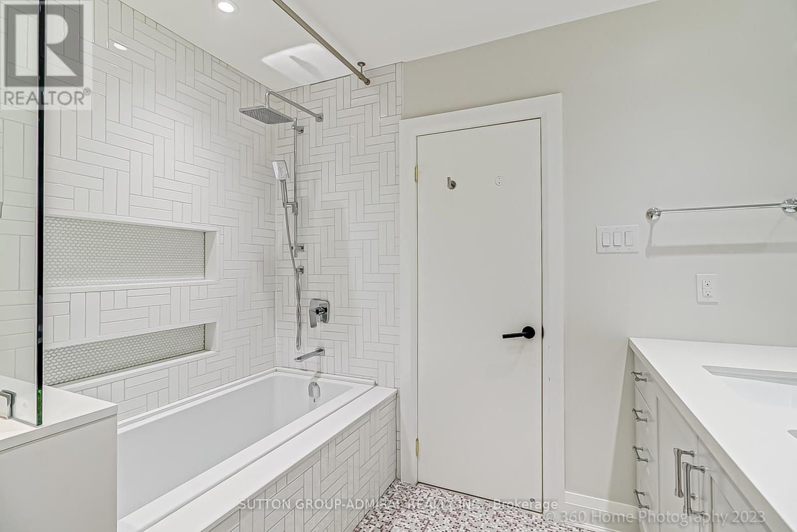 47 Waterloo Avenue, Toronto, ON - Indoor