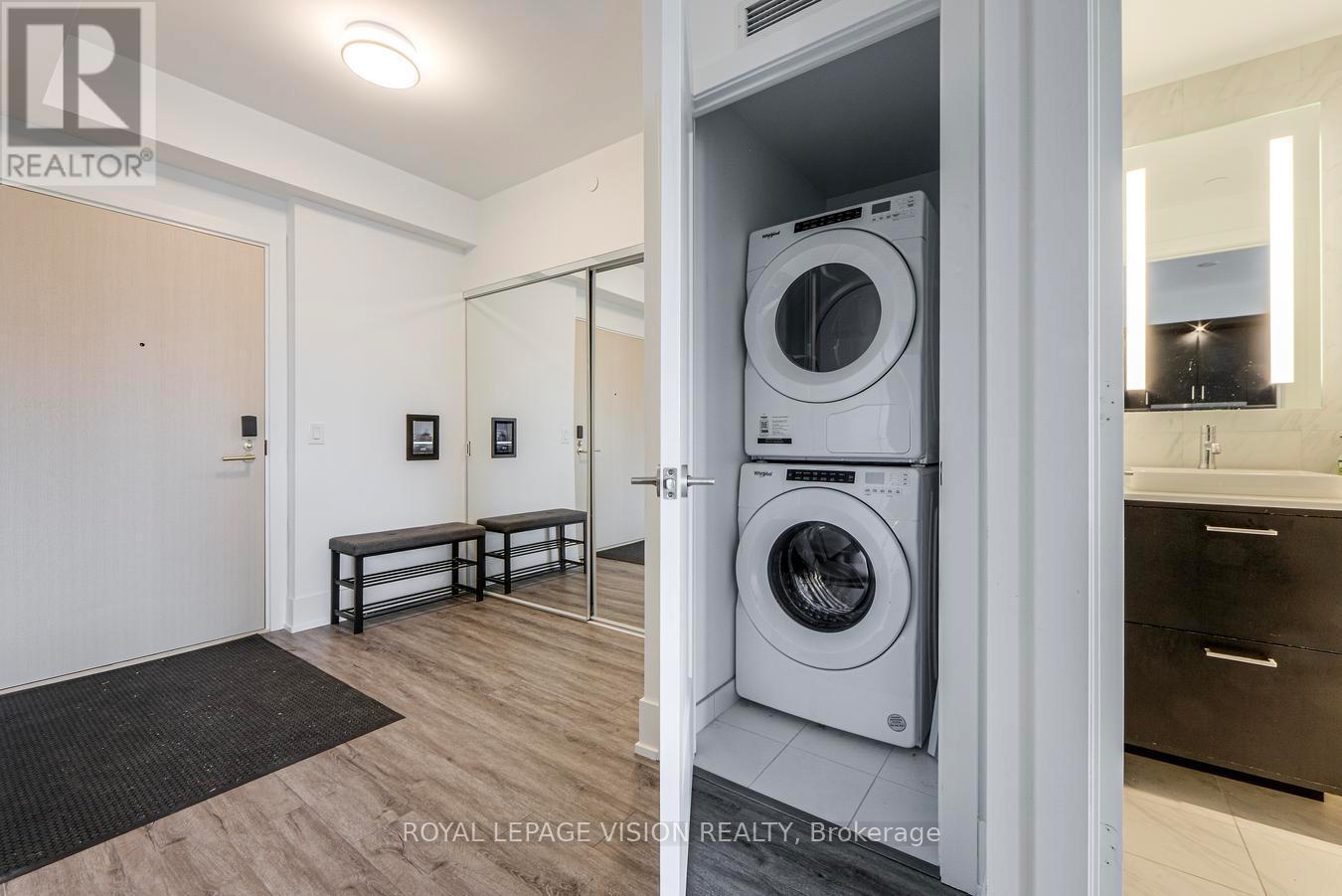 1103 - 480 Front Street W, Toronto, ON - Indoor Photo Showing Laundry Room