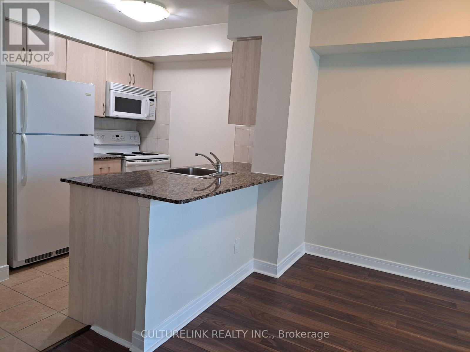 910 - 35 Bales Avenue, Toronto, ON - Indoor Photo Showing Kitchen